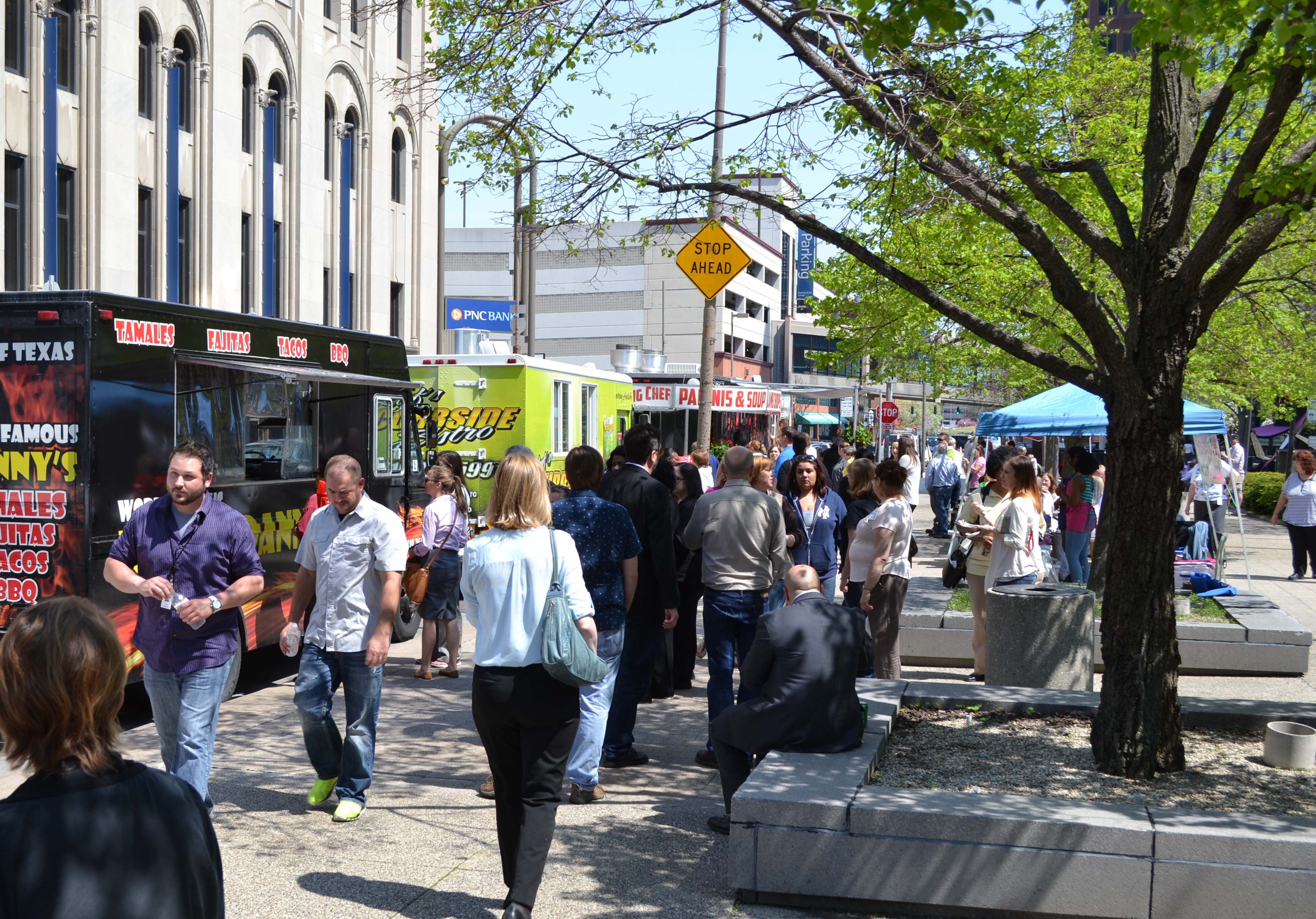 food-trucks-in-downtown-toledo